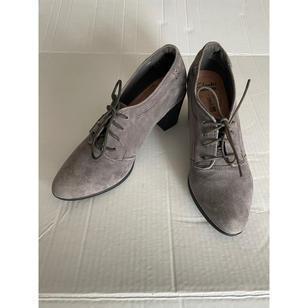 Clarks Araya Hale Witchy Grey Suede Lace Up Oxford Booties Whimsigoth Size 7.5